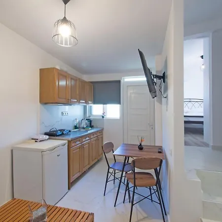 Villa Oresti's Near Airport &
