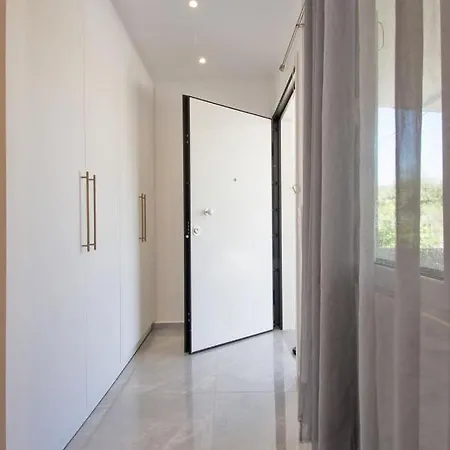 Oresti's Near Airport &